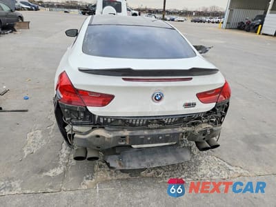 Zdjęcie 6 z 12 samochodu: 2013 BMW M6 VIN:WBSLX9C51DC968660 - miniatura