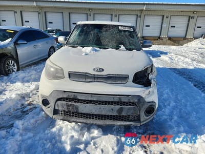 Piąte zdjęcie samochodu w środku: 2018 KIA SOUL VIN:KNDJN2A29J7595991 - miniatura