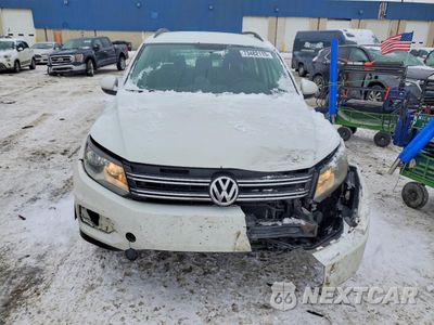 Piąte zdjęcie samochodu w środku: 2015 VOLKSWAGEN TIGUAN S VIN:WVGBV7AX8FW602774 - miniatura