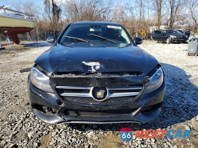 Piąte zdjęcie samochodu w środku: 2017 MERCEDES-BENZ C 300 4MATIC VIN:55SWF4KB1HU187145 - miniatura