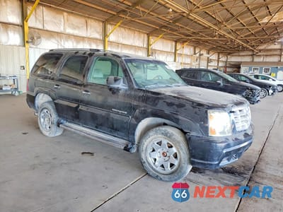 Czwarte zdjęcie samochodu z boku: 2002 CADILLAC ESCALADE LUXURY VIN:1GYEK63N02R130105 - miniatura