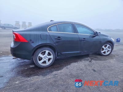 Trzecie zdjęcie samochodu z tyłu: 2012 VOLVO S60 T5 VIN:YV1622FSXC2131223 - miniatura