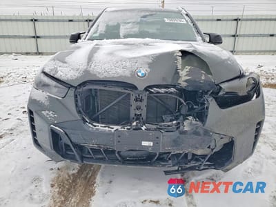Piąte zdjęcie samochodu w środku: 2025 BMW X5 M60I VIN:5UX33EU06S9W72816 - miniatura