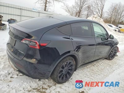 Trzecie zdjęcie samochodu z tyłu: 2022 TESLA MODEL Y VIN:7SAYGDEE7NF421123 - miniatura