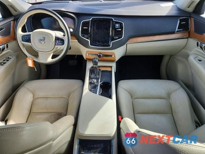 Zdjęcie 8 z 13 samochodu: 2022 VOLVO XC90 T6 MOMENTUM VIN:YV4A22PK0N1784664 - miniatura