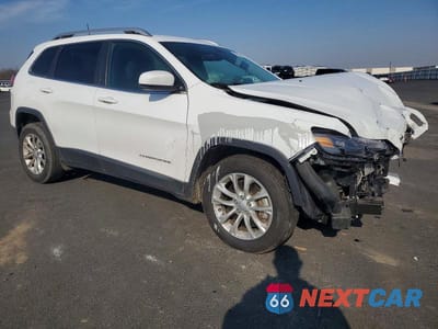 Czwarte zdjęcie samochodu z boku: 2019 JEEP CHEROKEE LATITUDE VIN:1C4PJLCX9KD318944 - miniatura