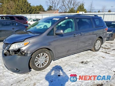 2017 TOYOTA SIENNA 5TDYZ3DC8HS878461 - główne zdjęcie licytacji z USA - miniatura