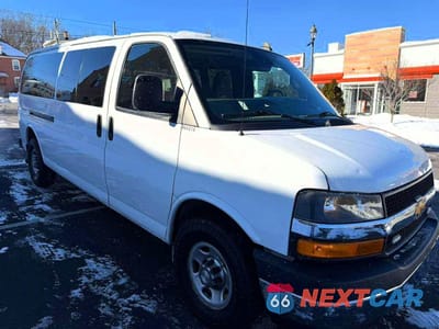 Czwarte zdjęcie samochodu z boku: 2021 CHEVROLET EXPRESS G3500 LT VIN:1GAZGPF75M1261097 - miniatura