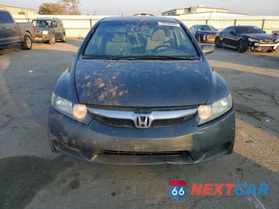 Piąte zdjęcie samochodu w środku: 2011 HONDA CIVIC LX VIN:19XFA1F55BE031593 - miniatura