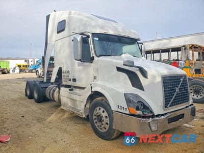 2018 VOLVO VNL SEMI TRUCK 4V4NC9EH8JN893771 - główne zdjęcie licytacji z USA - miniatura