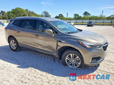 Czwarte zdjęcie samochodu z boku: 2018 BUICK ENCLAVE ESSENCE VIN:5GAERBKW1JJ142802 - miniatura