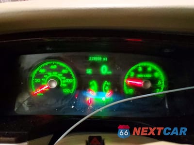 Zdjęcie 9 z 12 samochodu: 2008 LINCOLN TOWN CAR SIGNATURE LIMITED VIN:2LNHM82VX8X656083 - miniatura