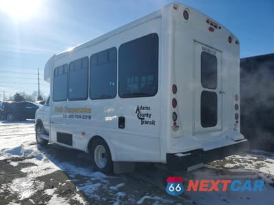 Trzecie zdjęcie samochodu z tyłu: 2024 FORD ECONOLINE E350 SUPER DUTY CUTAWAY VAN VIN:1FDEE3FN2RDD02709 - miniatura