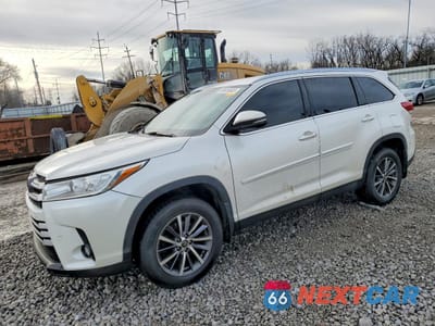 2019 TOYOTA HIGHLANDER SE 5TDJZRFH3KS582736 - główne zdjęcie licytacji z USA - miniatura