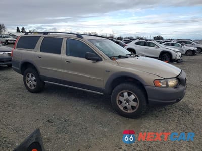 Czwarte zdjęcie samochodu z boku: 2003 VOLVO XC70 VIN:YV1SZ59H331100770 - miniatura