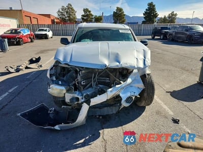 Piąte zdjęcie samochodu w środku: 2008 JEEP GRAND CHEROKEE LAREDO VIN:1J8GR48K18C112987 - miniatura