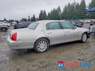 Trzecie zdjęcie samochodu z tyłu: 2011 LINCOLN TOWN CAR SIGNATURE LIMITED VIN:2LNBL8CV8BX759260 - miniatura