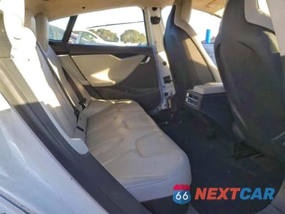 Zdjęcie 10 z 12 samochodu: 2014 TESLA MODEL S VIN:5YJSA1H11EFP57345 - miniatura