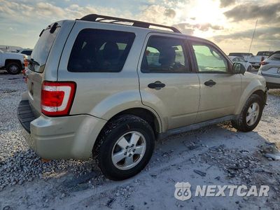 Trzecie zdjęcie samochodu z tyłu: 2010 FORD ESCAPE XLT VIN:1FMCU0D75AKA54856 - miniatura