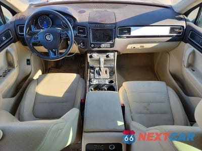 Zdjęcie 8 z 11 samochodu: 2016 VOLKSWAGEN TOUAREG SPORT VIN:WVGEF9BP9GD012536 - miniatura