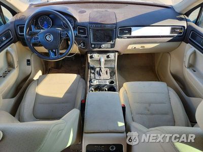 Zdjęcie 8 z 11 samochodu: 2016 VOLKSWAGEN TOUAREG SPORT VIN:WVGEF9BP9GD012536 - miniatura