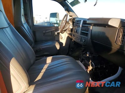 Zdjęcie 11 z 12 samochodu: 2022 GMC SAVANA 6.6L V-8 DELIVERY TRUCK VIN:1GD07SF71N1172109 - miniatura