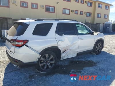 Trzecie zdjęcie samochodu z tyłu: 2025 HONDA PILOT SPORT VIN:5FNYG2H35SB009628 - miniatura