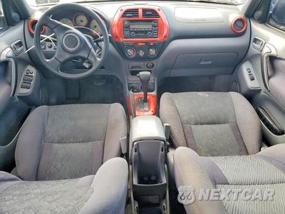 Zdjęcie 8 z 12 samochodu: 2002 TOYOTA RAV4 VIN:JTEHH20V020166049 - miniatura