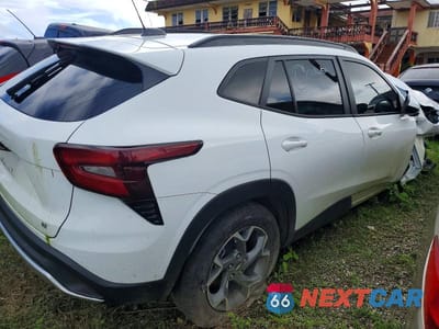 Trzecie zdjęcie samochodu z tyłu: 2024 CHEVROLET TRAX 1LT VIN:KL77LHE29RC235746 - miniatura