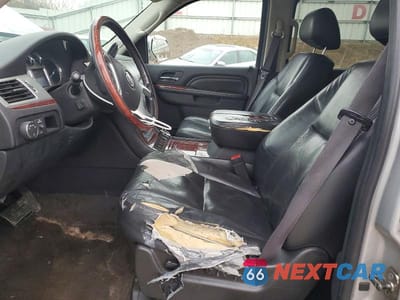 Zdjęcie 7 z 13 samochodu: 2011 CADILLAC ESCALADE ESV LUXURY VIN:1GYS4HEF8BR279053 - miniatura