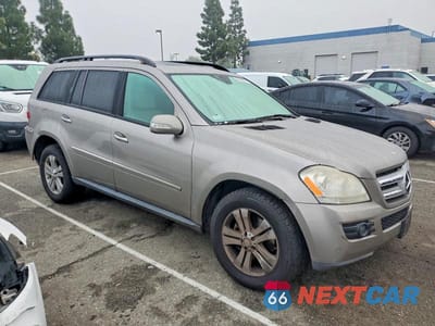 Czwarte zdjęcie samochodu z boku: 2008 MERCEDES-BENZ GL 450 4MATIC VIN:4JGBF71E18A419745 - miniatura