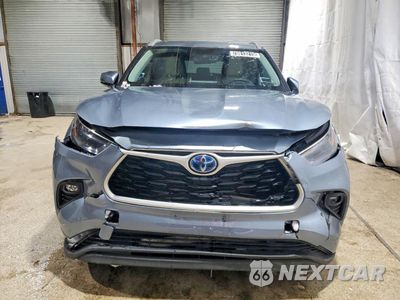 Piąte zdjęcie samochodu w środku: 2022 TOYOTA HIGHLANDER HYBRID XLE VIN:5TDGBRCH5NS095349 - miniatura