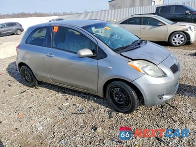 Czwarte zdjęcie samochodu z boku: 2008 TOYOTA YARIS BASE VIN:JTDJT923385184873 - miniatura