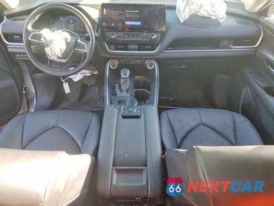 Zdjęcie 8 z 14 samochodu: 2024 TOYOTA GRAND HIGHLANDER XLE VIN:5TDAAAB52RS020728 - miniatura