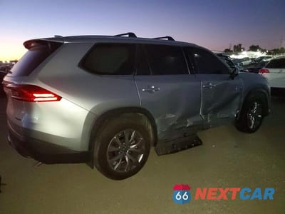 Trzecie zdjęcie samochodu z tyłu: 2024 TOYOTA GRAND HIGHLANDER HYBRID LIMITED VIN:5TDACAB54RS010292 - miniatura