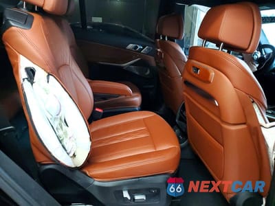 Zdjęcie 11 z 14 samochodu: 2024 BMW X7 M60I VIN:5UX33EM04R9T46247 - miniatura