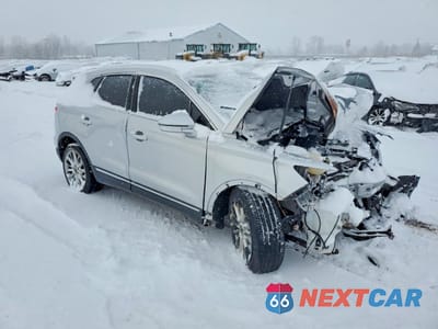 Czwarte zdjęcie samochodu z boku: 2017 LINCOLN MKC RESERVE VIN:5LMCJ3C95HUL16691 - miniatura