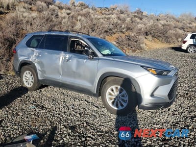 Czwarte zdjęcie samochodu z boku: 2024 TOYOTA GRAND HIGHLANDER XLE VIN:5TDAAAB52RS020728 - miniatura