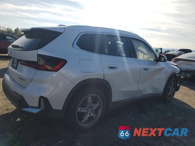 Trzecie zdjęcie samochodu z tyłu: 2023 BMW X1 XDRIVE28I VIN:WBX73EF09P5X46327 - miniatura