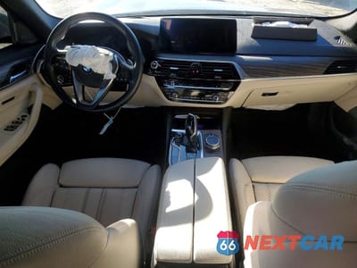 Zdjęcie 8 z 12 samochodu: 2022 BMW 540 I VIN:WBA53BJ0XNWX58453 - miniatura