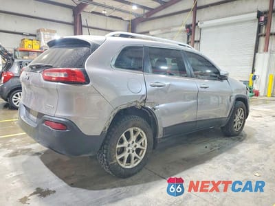 Trzecie zdjęcie samochodu z tyłu: 2018 JEEP CHEROKEE LATITUDE VIN:1C4PJMCB1JD609849 - miniatura