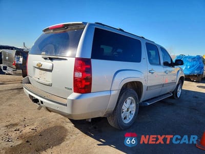 Trzecie zdjęcie samochodu z tyłu: 2011 CHEVROLET SUBURBAN K1500 LT VIN:1GNSKJE31BR125493 - miniatura