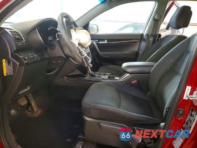 Zdjęcie 7 z 13 samochodu: 2015 KIA SORENTO LX VIN:5XYKTCA63FG629789 - miniatura