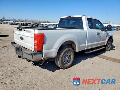 Trzecie zdjęcie samochodu z tyłu: 2019 FORD F250 SUPER DUTY VIN:1FT7X2A66KEE90216 - miniatura