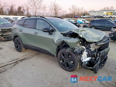 Czwarte zdjęcie samochodu z boku: 2025 KIA SPORTAGE X LINE VIN:5XYK6CDF5SG320287 - miniatura