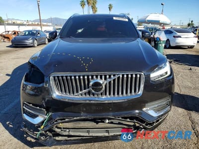 Piąte zdjęcie samochodu w środku: 2021 VOLVO XC90 T8 RECHARGE INSCRIPTION EXPRESS VIN:YV4BR0CK7M1681718 - miniatura
