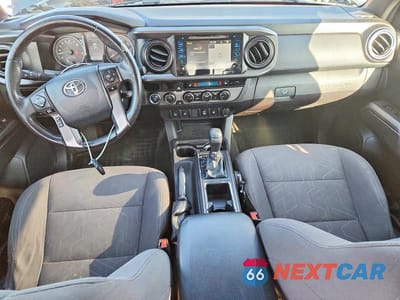 Zdjęcie 8 z 11 samochodu: 2017 TOYOTA TACOMA SR5 V6 VIN:5TFDZ5BN8HX027852 - miniatura