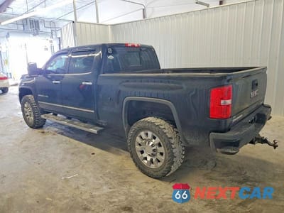 Drugie zdjęcie samochodu z przodu: 2016 GMC SIERRA K2500 DENALI VIN:1GT12UE86GF100213 - miniatura