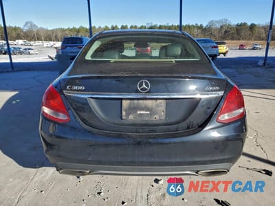 Zdjęcie 6 z 13 samochodu: 2015 MERCEDES-BENZ C 300 4MATIC VIN:55SWF4KB4FU027855 - miniatura