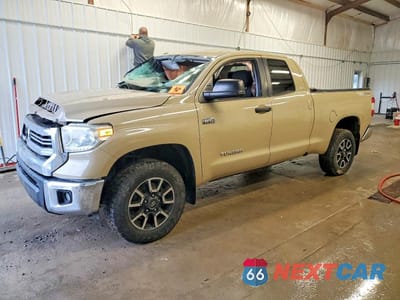 2017 TOYOTA TUNDRA DOUBLE CAB SR 5TFUY5F19HX604589 - główne zdjęcie licytacji z USA - miniatura